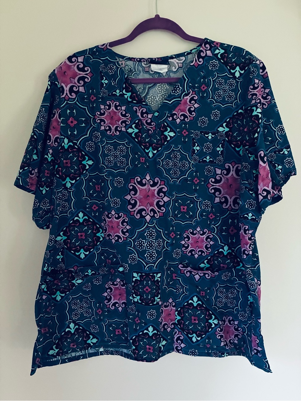 Women’s Tafford Scrub V-Neck Top Size XL